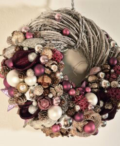 Als Blickfang für die Eingangstür - wunderschöner Türkranz in lila und mauve